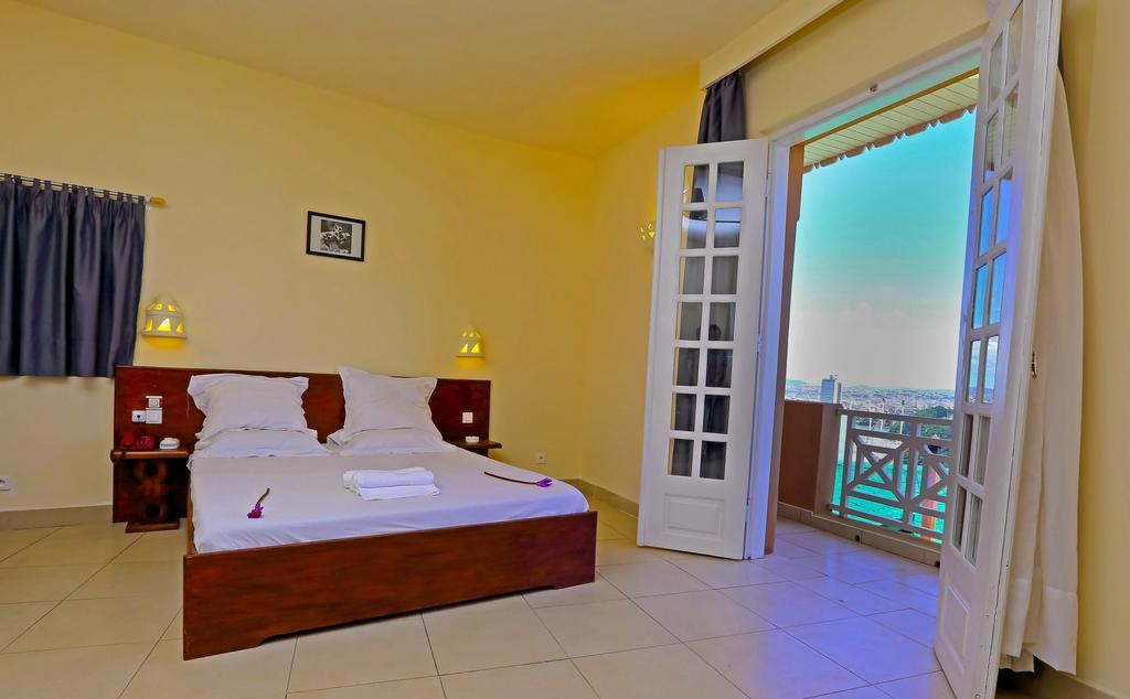 Le Lotus Bleu Hotel อันตานานารีโว ห้อง รูปภาพ