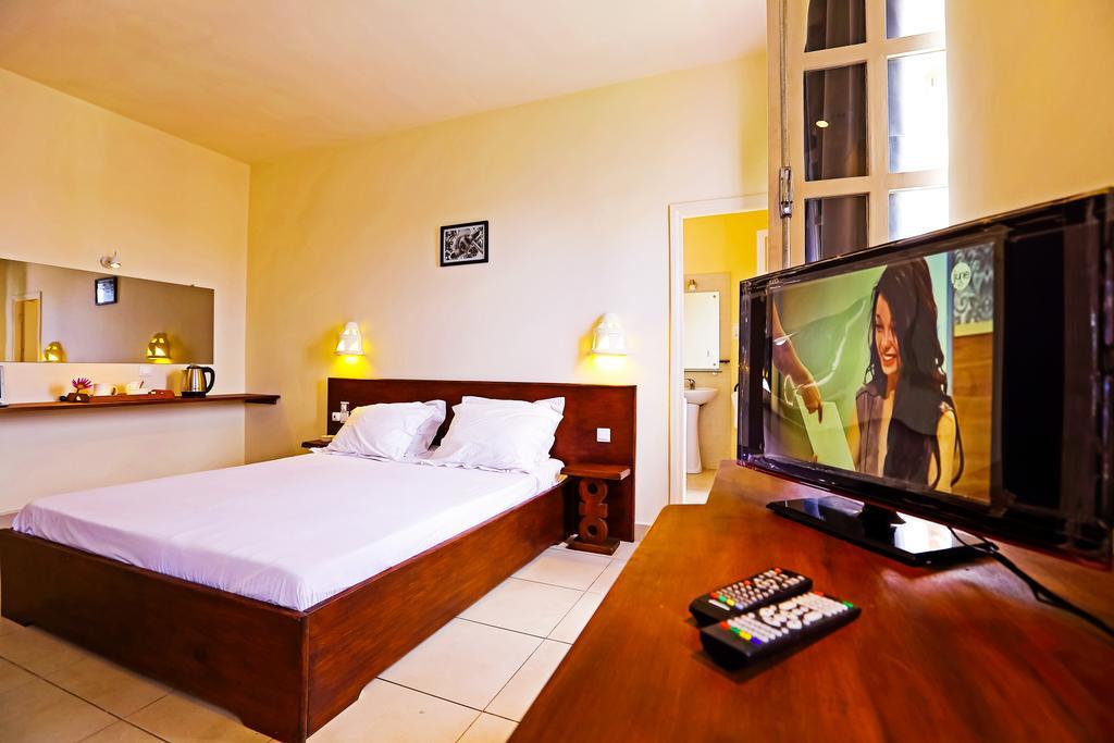 Le Lotus Bleu Hotel อันตานานารีโว ห้อง รูปภาพ