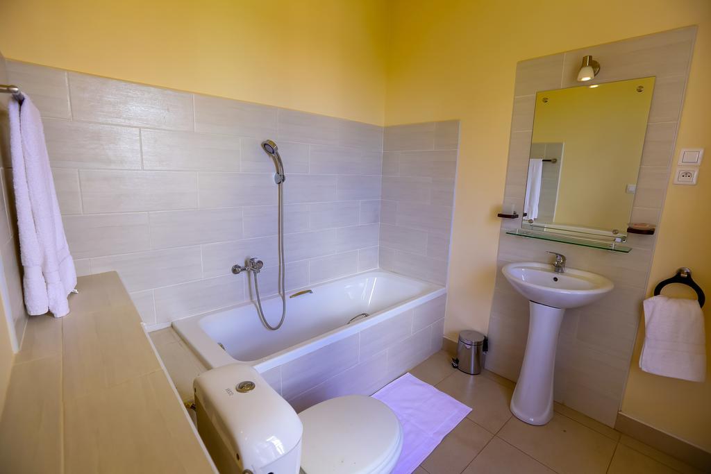 Le Lotus Bleu Hotel อันตานานารีโว ห้อง รูปภาพ