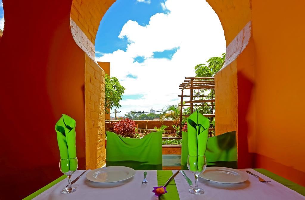 Le Lotus Bleu Hotel อันตานานารีโว ภายนอก รูปภาพ