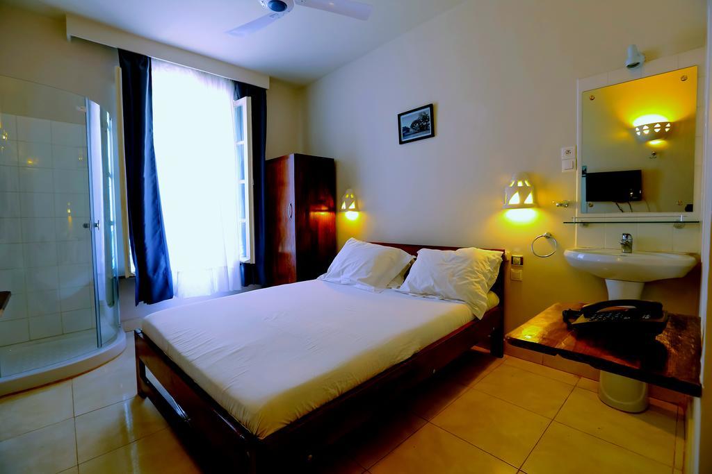 Le Lotus Bleu Hotel อันตานานารีโว ภายนอก รูปภาพ
