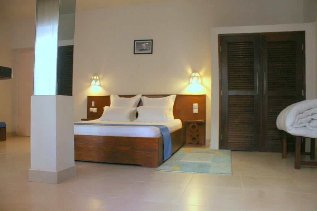 Le Lotus Bleu Hotel อันตานานารีโว ภายนอก รูปภาพ
