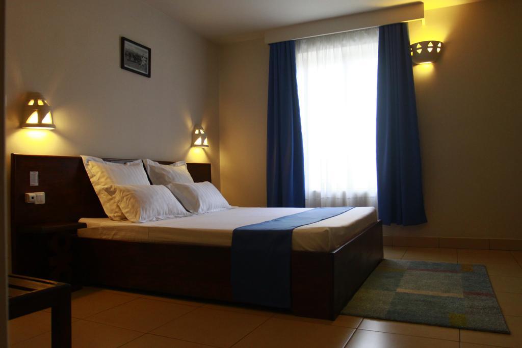 Le Lotus Bleu Hotel อันตานานารีโว ภายนอก รูปภาพ